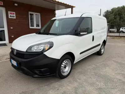 Usata Fiat Doblò 95 CV (69 kW) 2021 Bianco Monovolume