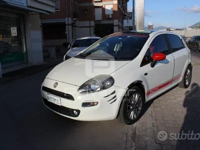 Usata Fiat Punto Pop 85 CV (62 kW) 2012 Bianco Utilitaria