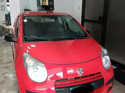 Usata Suzuki Alto 68 CV (50 kW) 2009 Rosso Utilitaria
