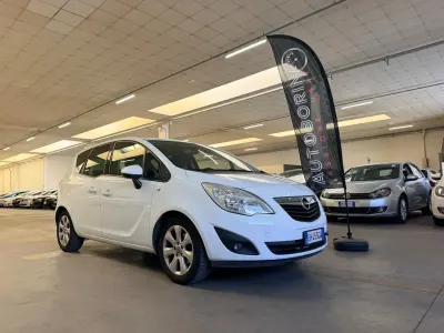 Usata Opel Meriva Cosmo 95 CV (69 kW) 2011 Bianco Monovolume