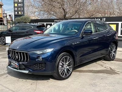 Usata Maserati Levante GranLusso 275 CV (202 kW) 2018 Blu/azzurro SUV