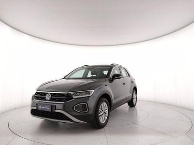 Usata VW T-Roc Life 110 CV (80 kW) 2023 Indium grey metallizzato nero SUV