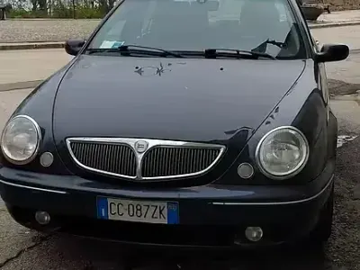 Usata Lancia Lybra 150 CV (110 kW) 2002 Blu Berlina
