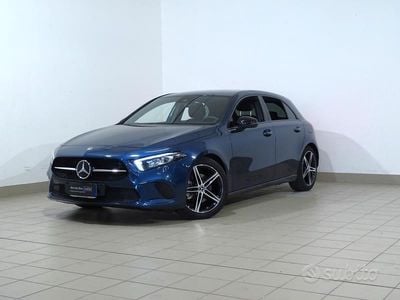 Blue denim ; Usata 2022 Mercedes A180 Sport Berlina | 38.900 € (Molto cara)