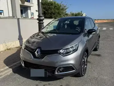 Usata Renault Captur Intens 90 CV (66 kW) 2015 Grigio SUV