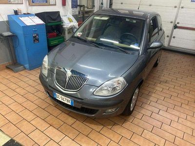 Usata Lancia Ypsilon 60 CV (44 kW) 2006 Grigio Utilitaria