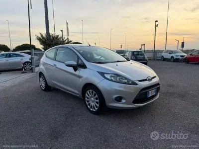 Usata Ford Fiesta 97 CV (71 kW) 2009 Berlina
