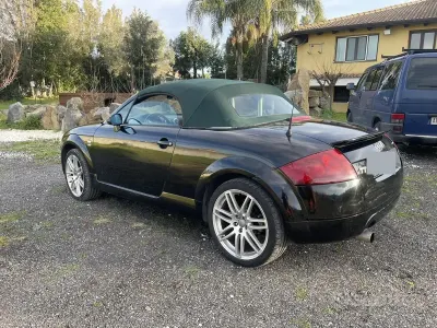 Usata Audi TT Roadster 179 CV (131 kW) 2002 Nero Cabrio