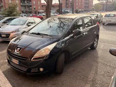 Usata Peugeot 5008 Active 112 CV (82 kW) 2012 Bluazzurro Monovolume
