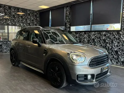 Begagnad Mini Cooper D Countryman 150 HK (110 kW) 2017 Grå SUV