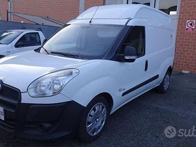 Begagnad Fiat Doblò 105 HK (77 kW) 2015 Vit Minibuss