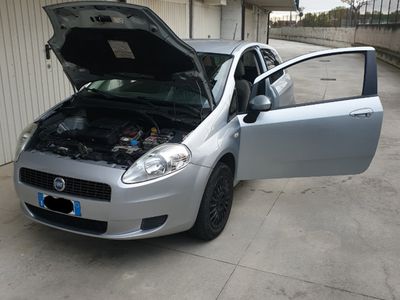 Usata Fiat Grande Punto Dynamic 65 CV (47 kW) 2007 Grigio Utilitaria