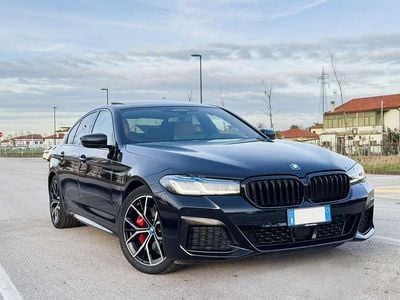 Usata BMW 530e M Sport 292 CV (214 kW) 2022 Blu/azzurro Berlina