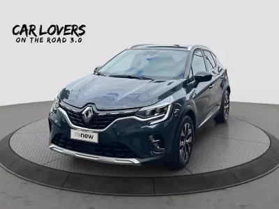 Usata Renault Captur Techno 160 CV (117 kW) 2022 Blu scuro SUV