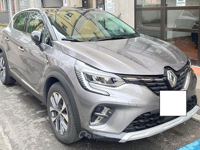 Usata Renault Captur Zen 101 CV (74 kW) 2020 Grigio SUV