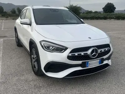 Usata Mercedes GLA200 Premium 150 CV (110 kW) 2021 Nero SUV