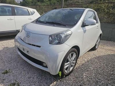 Begagnad Toyota iQ Executive 98 HK (72 kW) 2010 Halvkombi