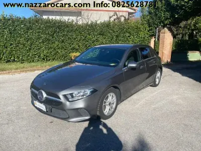 Usata Mercedes A180 Business 116 CV (85 kW) 2019 Nero metallizzato Berlina