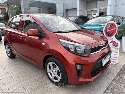 Usata Kia Picanto Urban 67 CV (49 kW) 2023 Rosso Utilitaria