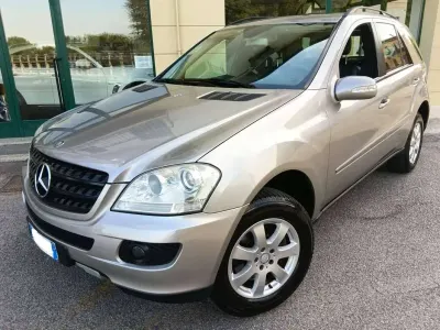 Usata Mercedes ML350 272 CV (200 kW) 2005 Beige SUV