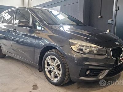 Usata BMW 220 Luxury Line 190 CV (139 kW) 2017 Grigio Station wagon