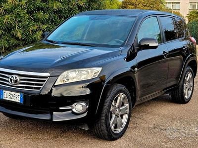 Usata Toyota RAV4 Lounge 150 CV (110 kW) 2012 Nero SUV