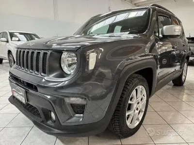 Begagnad Jeep Renegade Limited 131 HK (96 kW) 2022 Grå SUV