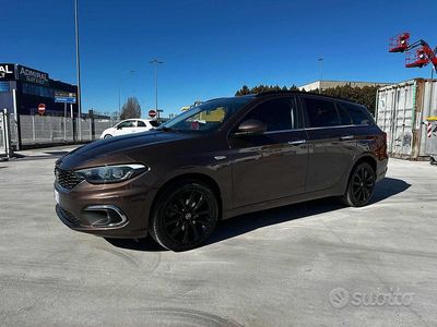 Usata Fiat Tipo Lounge 120 CV (88 kW) 2020 Marrone Station wagon