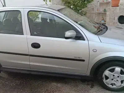 Usata Opel Corsa 75 CV (55 kW) 2001 Grigio Utilitaria