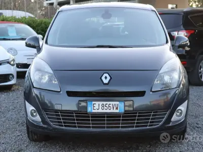 Usata Renault Scénic III 110 CV (80 kW) 2011 Bluazzurro Monovolume