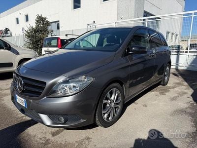 Usata Mercedes B180 Executive 108 CV (79 kW) 2013 Grigio Monovolume