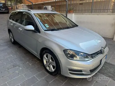 Usata VW Golf VII 110 CV (80 kW) 2016 Grigio Station wagon