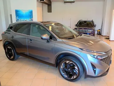 Usata Nissan Qashqai N-Connecta 140 CV (102 kW) 2025 Grigio SUV