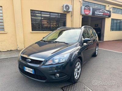 Usata Ford Focus 109 CV (80 kW) 2011 Grigio Station wagon
