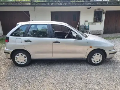 Usata Seat Ibiza 60 CV (44 kW) 1999 Grigio Utilitaria