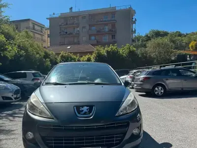 Käytetty Peugeot 207 95 HP (69 kW) 2009 Musta Sedan