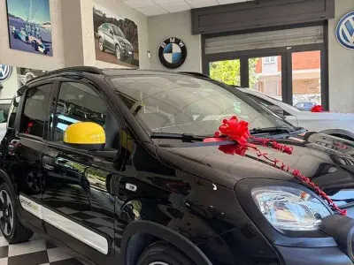Usata Fiat Panda Cross Cross 69 CV (50 kW) 2025 Nero Utilitaria