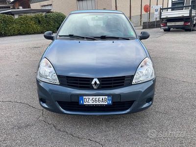 Usata Renault Clio II 58 CV (42 kW) 2009 Grigio Berlina