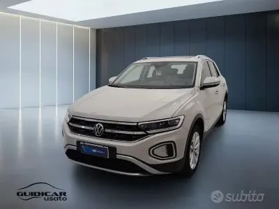 Usata VW T-Roc Style 150 CV (110 kW) 2023 Beige SUV