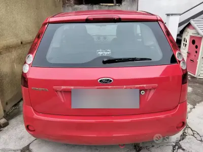 Usata Ford Fiesta 75 CV (55 kW) 2007 Utilitaria