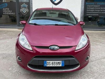 Usata Ford Fiesta Titanium 82 CV (60 kW) 2009 Rosso Utilitaria