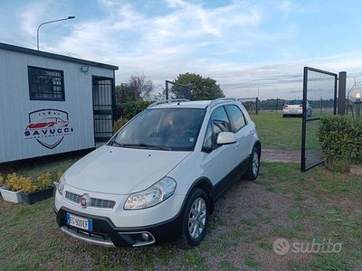 Usata Fiat Sedici 135 CV (99 kW) 2011 Bianco SUV