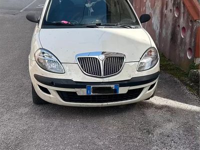 Usata Lancia Ypsilon 70 CV (51 kW) 2006 Utilitaria