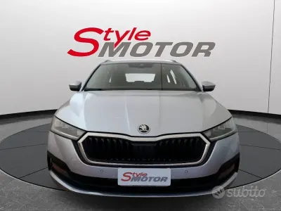 Usata Skoda Octavia Executive 116 CV (85 kW) 2023 Grigio Station wagon