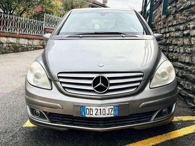 Argento Usata 2007 Mercedes 200 Monovolume | 3000 €