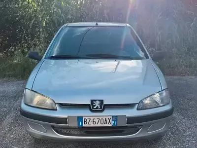 Usata Peugeot 106 60 CV (44 kW) 2002 Grigio Utilitaria