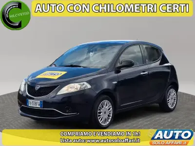 Usata Lancia Ypsilon Gold 69 CV (50 kW) 2017 Bluazzurro Utilitaria