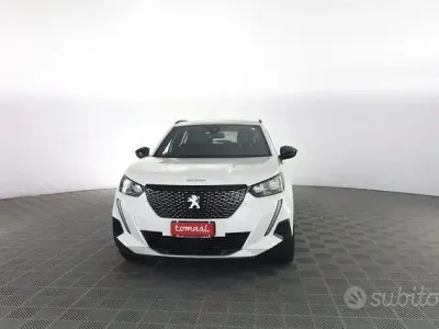 Usata Peugeot 2008 Allure 101 CV (74 kW) 2023 Bianco SUV