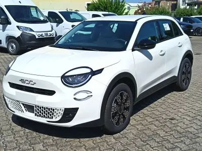 Nuova Fiat 600 Icon 136 CV (100 kW) 2026 Bianco SUV