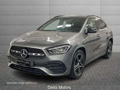 Usata Mercedes GLA200 Premium 150 CV (110 kW) 2022 Grigio montagna SUV
